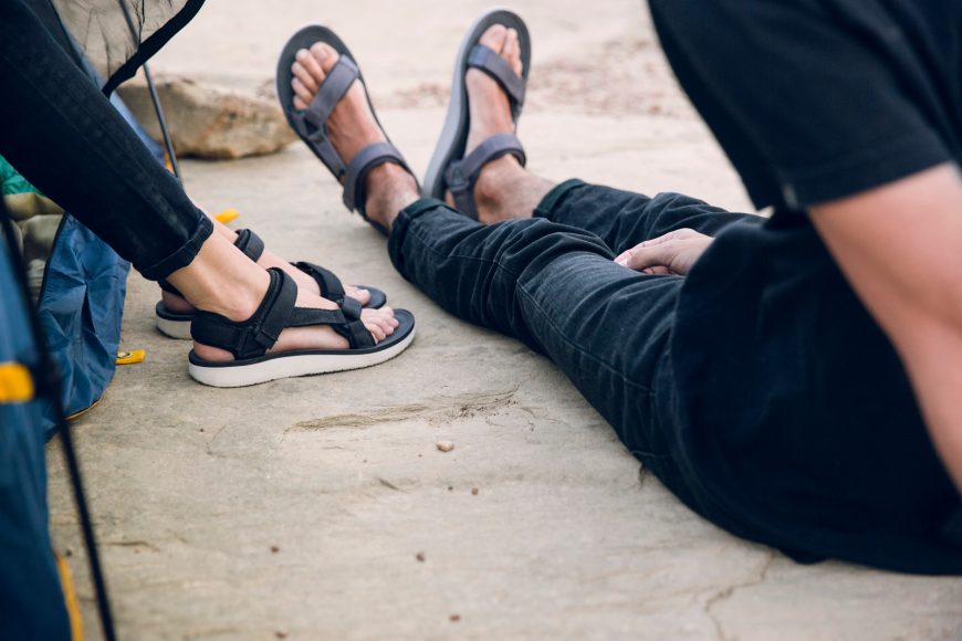 manager waarschijnlijkheid Massage Worden sandalen de nieuwste trend van deze zomer? - Boots & Suits